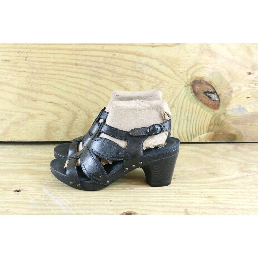 DANSKO Nina 38 Womens 7.5 Sandals Heels Buckle Shoes Metallic Gray Black Leather